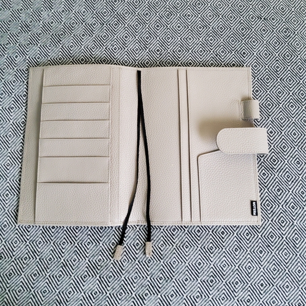 Moterm A5 light gray planner cover - Picture 3 of 5
